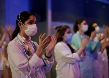 Sağlıkçıları dışlayan düzenleme ertelendi