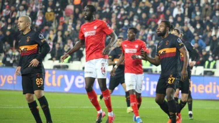 Sivasspor-Galatasaray maçında tek golle üç puan
