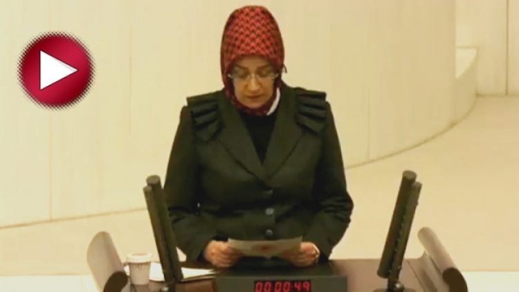 AKP’li vekilden ekonomiyi eleştirenlere: Ezanları susturamayacaksınız, bayrağı indiremeyeceksiniz