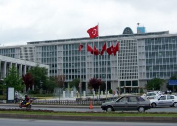 AKP MKYK Üyesi, İBB için ‘derhal erken seçim’ istedi