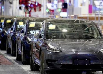 Tesla 500 bine yakın aracı geri çağırıyor