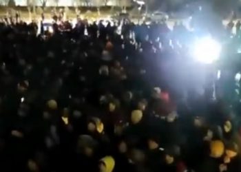 Doğalgaza yüzde 50 zam Kazakları sokağa döktü