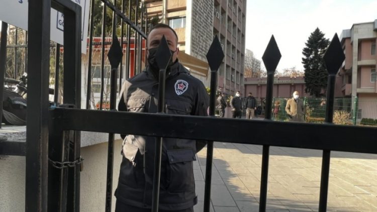 Bakanlıklara ‘zincir ve asma kilit alın’ talimatı