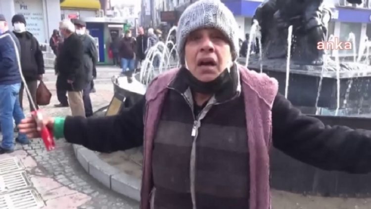 4 çocuk annesi kadın: ‘Yılbaşında çöpün içinden aldığım mandalina ile ekmek yedim’