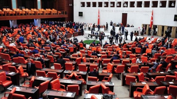 Stokçuluğa karşı para cezasını artıran düzenleme Meclis’te kabul edildi