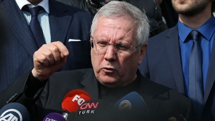 Virüse yakalanan Aziz Yıldırım hastaneye kaldırıldı