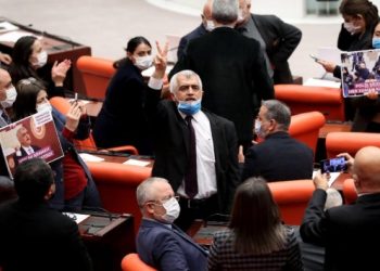 “Gözlerinize bakınca yağma ve talan hevesi görüyoruz”