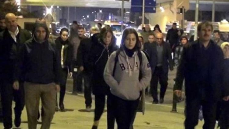 Geri adım yok: Öğrenciler karanlıkta okula gitmeye devam edecek