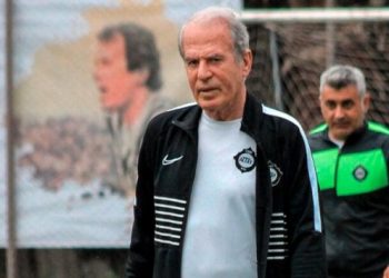 Altay’da Mustafa Denizli istifa etti