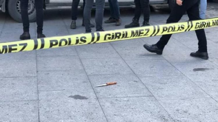 Çağlayan’da adliye önünde polise bıçaklı saldırı