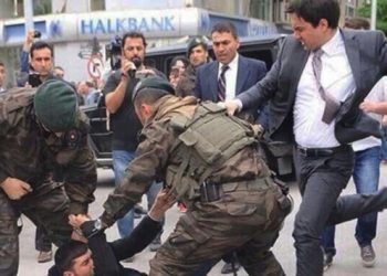 Frankfurt Belediye Başkanı da ‘tekmeci’ Yerkel’i sordu