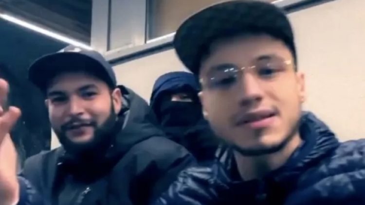 Belçikalı rapçiler klipleri için gerçek silahla market soydu