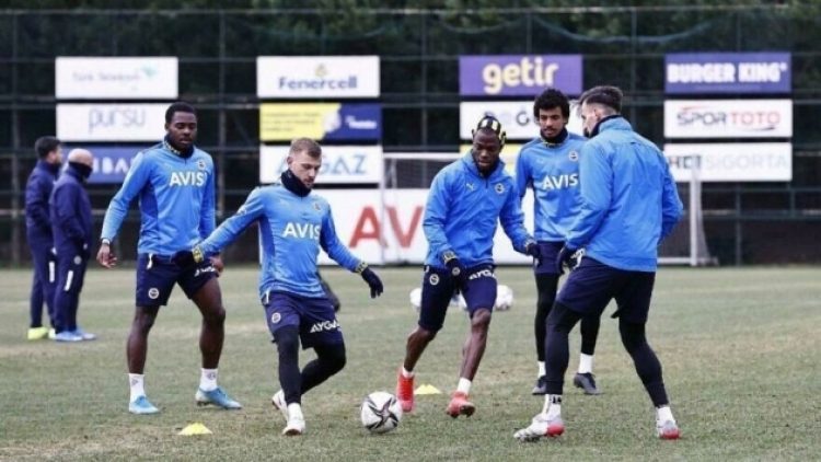 Fenerbahçe’de corona virüsü şoku! 4 isim daha…