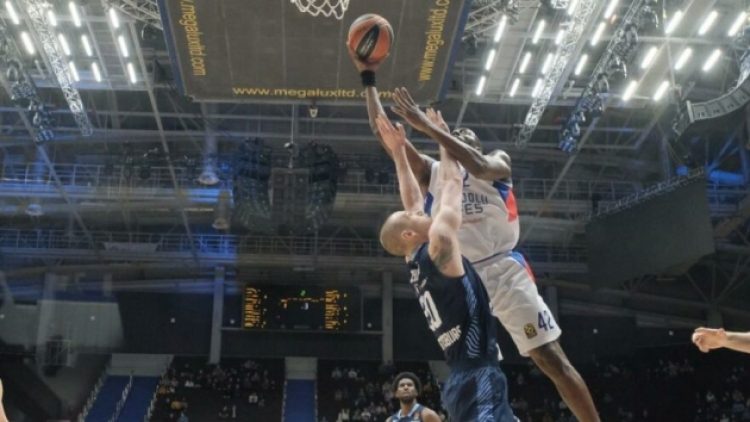 Anadolu Efes, Zenit deplasmanında mağlup!