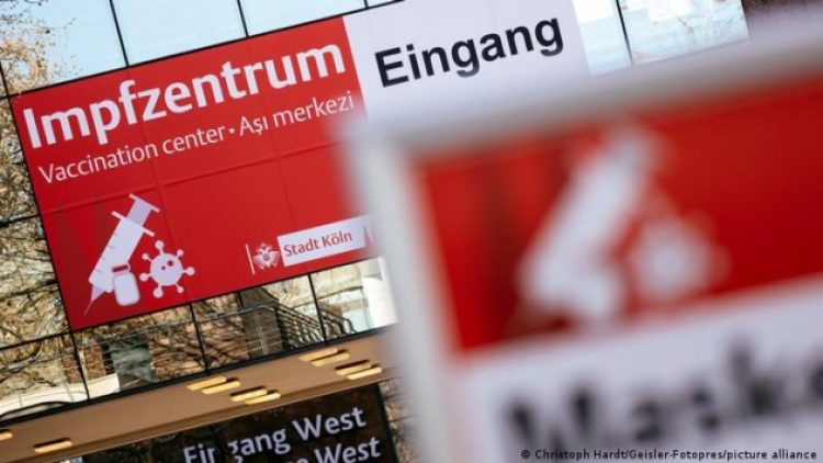 Almanya’da eczanelerde aşı dönemi başlıyor