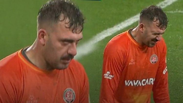 Karagümrük kalecisi Viviano’nun zor anları! Soğuktan titredi…