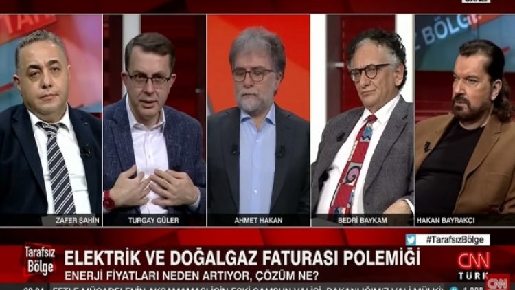 Yandaş yazar Güler, halkla değil Baykam’la alay etmiş!