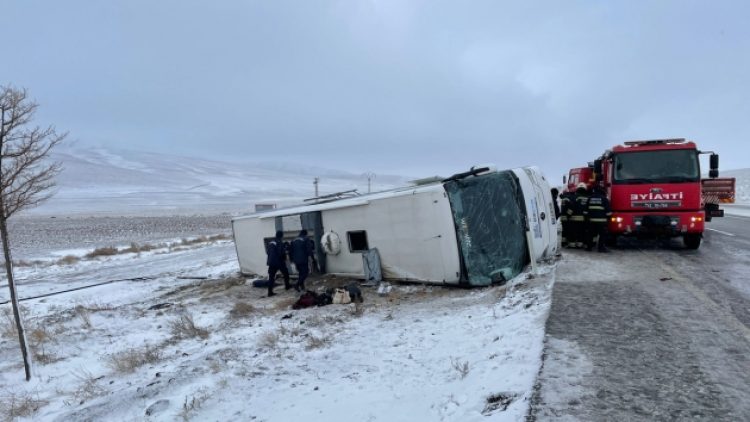 Konya’da tur otobüsü devrildi: 5 ölü, 26 yaralı