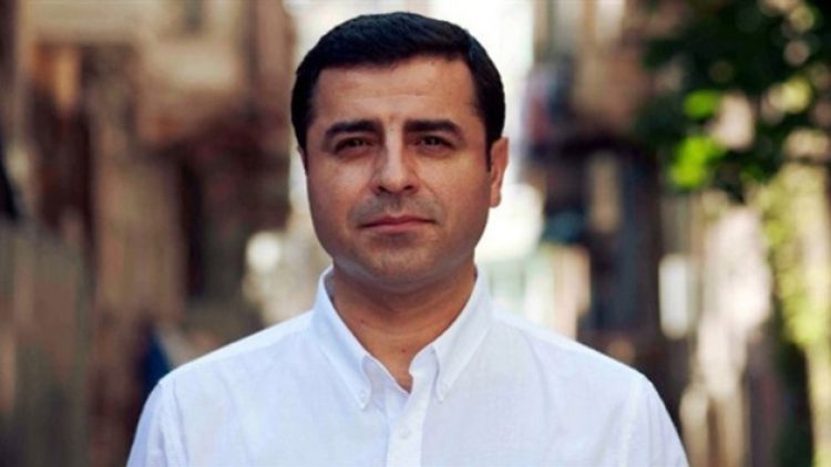 Selahattin Demirtaş’a “Cumhurbaşkanı’na hakaret”ten verilen ceza onandı, bir hâkim karara şerh koydu