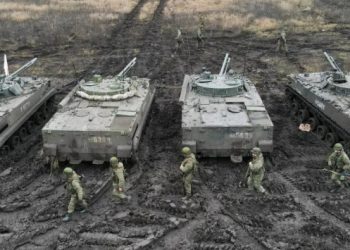 Rusya, diplomatik personellerini Ukrayna’dan tahliye ediyor