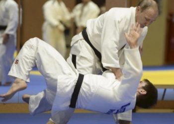 Putin’in tekvandodaki siyah kuşağı geri alındı