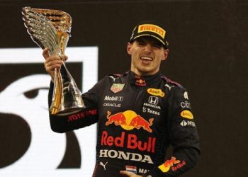 F1 pilotu Max Verstappen’ten tarihe geçecek sözleşme….