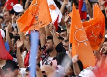 Ağırdır: AKP’nin oyu belli trend dahilinde düşmeye devam ediyor
