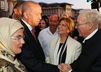 Yamalı: Bir tek Çiller eksikti masada o da geldi