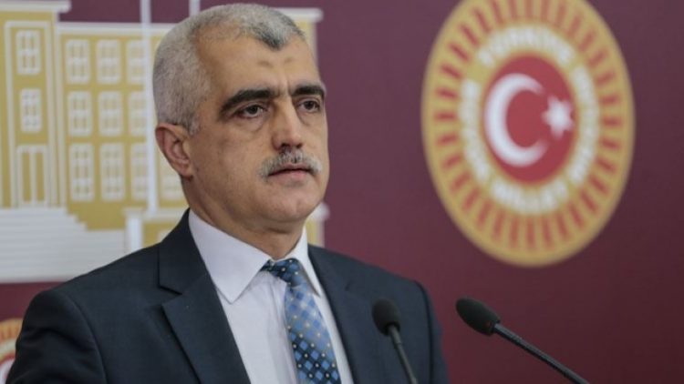 Gergerlioğlu: Bolu Belediyesi, Demirtaş’ın fotoğrafını paylaşan temizlik işçisini işten çıkardı