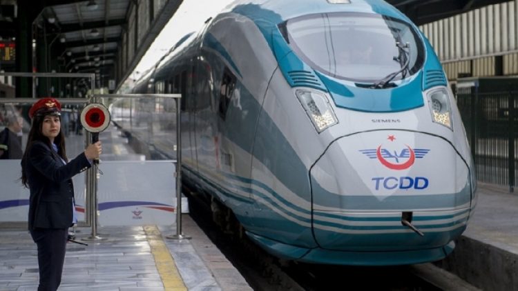 Kar nedeniyle yüksek hızlı tren sefer sayısı artırıldı