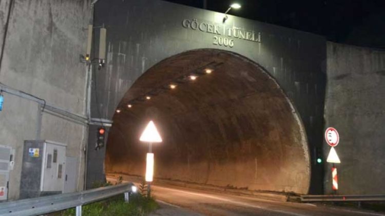 “Cenaze aracı para yok diye tünelden geçirilmedi”