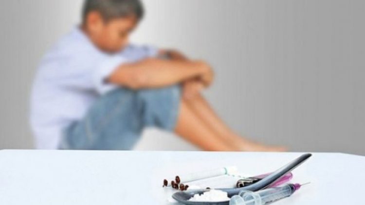 Uyuşturucu kullanım yaşı ortaokul çağına indi