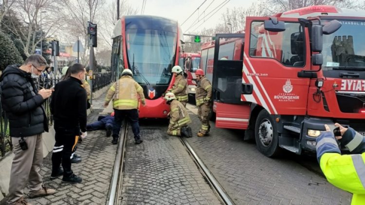 Topkapı tramvay güzergahında intihar