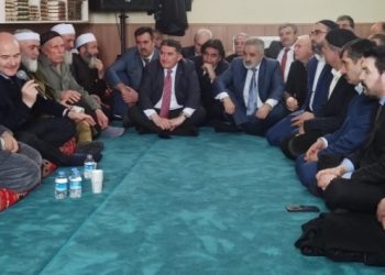 Soylu’dan mescitte ‘önemli ve gerekli bir sohbet’