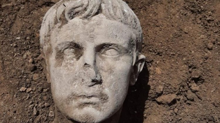 Müze müdürüne tarihi eser kaçakçılığından gözaltı