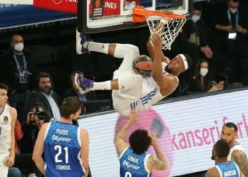 Anadolu Efes, Real Madrid’i son nefeste devirdi: 93-90