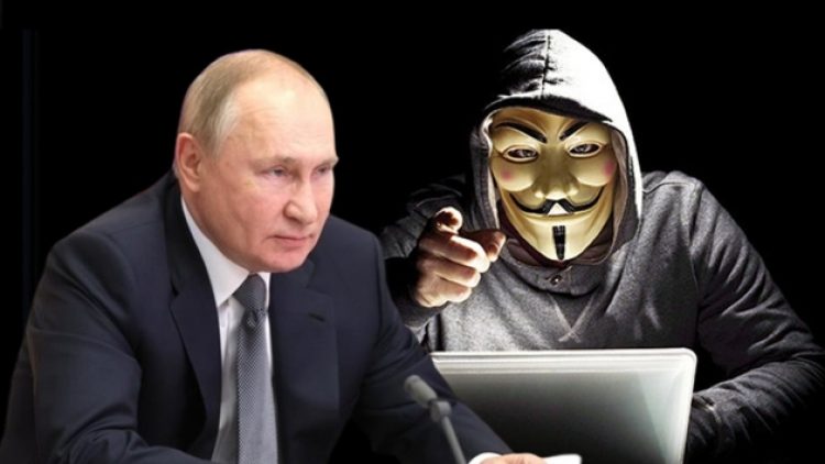 ‘Hacktivist’ Anonymous’tan Putin’e: Uyuduğunuz odadayız