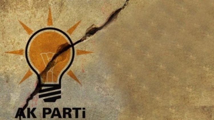 Bir belediye meclis üyesi daha AKP’den istifa etti