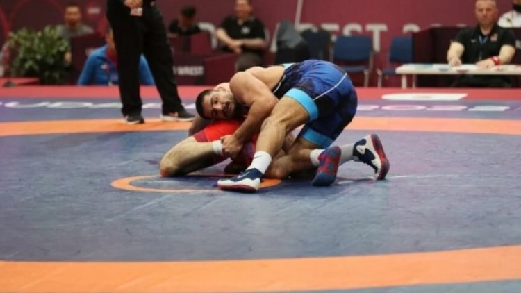 Avrupa Güreş Şampiyonası’nda 3 güreşçi finalde