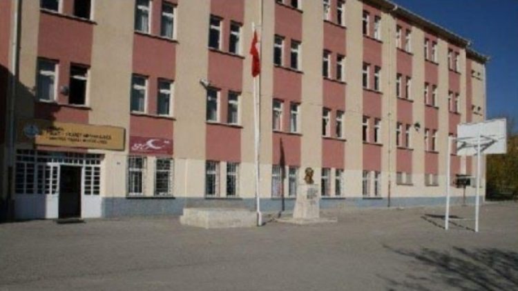 Lisede ‘kızlar tuvaleti şakası’: İki öğrenci intihar etti