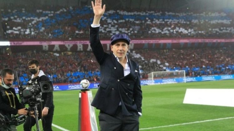 Abdullah Avcı: Bayrakları yavaş yavaş çıkarsınlar