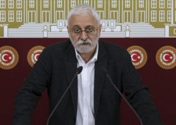 HDP’li Oluç basın toplantısında rahatsızlandı