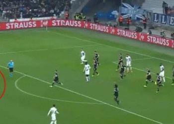 Dimitri Payet akılalmaz bir gole imza attı!