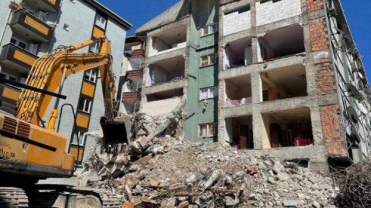 Bir müteahhitlik ‘başarısı’: Duvarsız aprtman