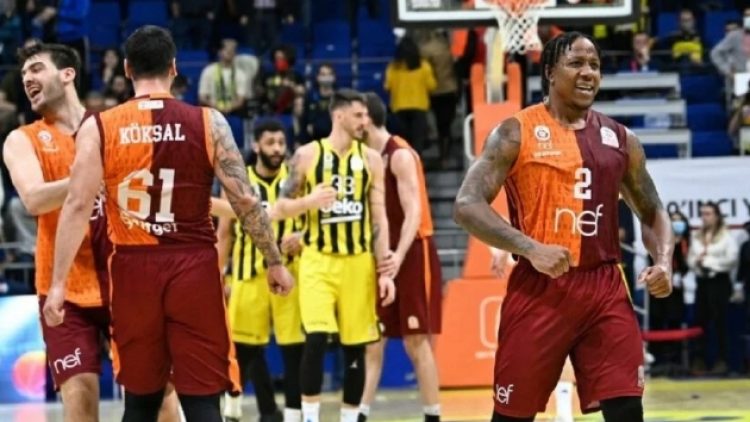 Basketbolda derbi Galatasaray’ın