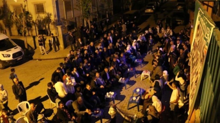 Cizre’de nöbet eylemi sürüyor: ‘HDP’nin sesi kısılamaz’