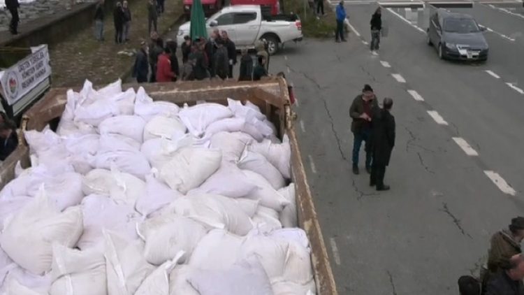 Rize’de çay üreticilerine gübre diye ‘mermer tozu’ sattılar