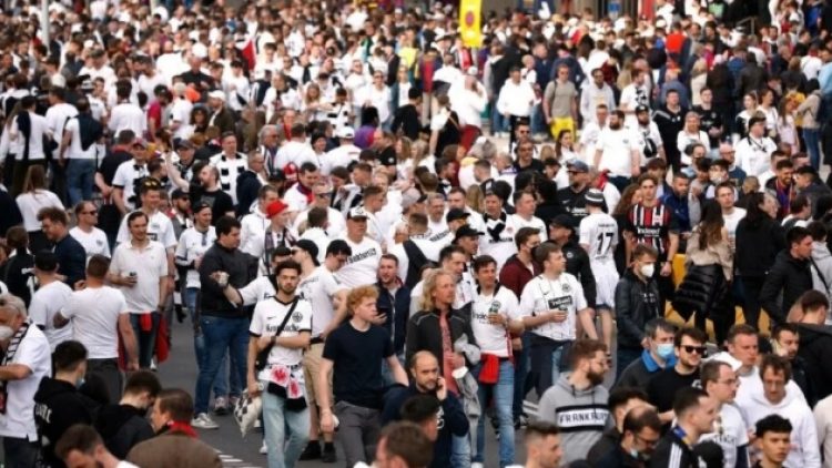 Barcelona Frankfurt maçında akılalmaz olay! ‘Utanç duydum’