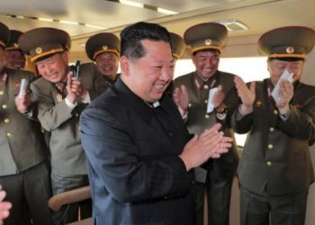 Kuzey Kore kurucu liderinin doğum günü yeni füze denemesiyle kutlandı
