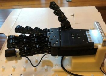 İnsan derisi hassasiyetine sahip ‘robot el’ üretildi